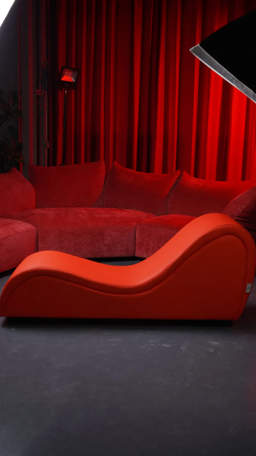 Marielove Erotischer Sex Chair Lounger–Ergonomisches Liebesmöbel für Vielseitige Positionen–Verstärkter Holzrahmen & Hochdichter Schaumstoff – 160cm