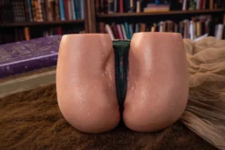 marielove Masturbator Cleo-Nadine Arsch