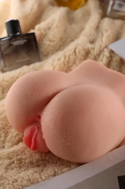 marielove Masturbator Torso Mellys kleiner Arsch