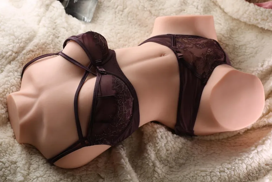 marielove Masturbator Torso Milas Körper