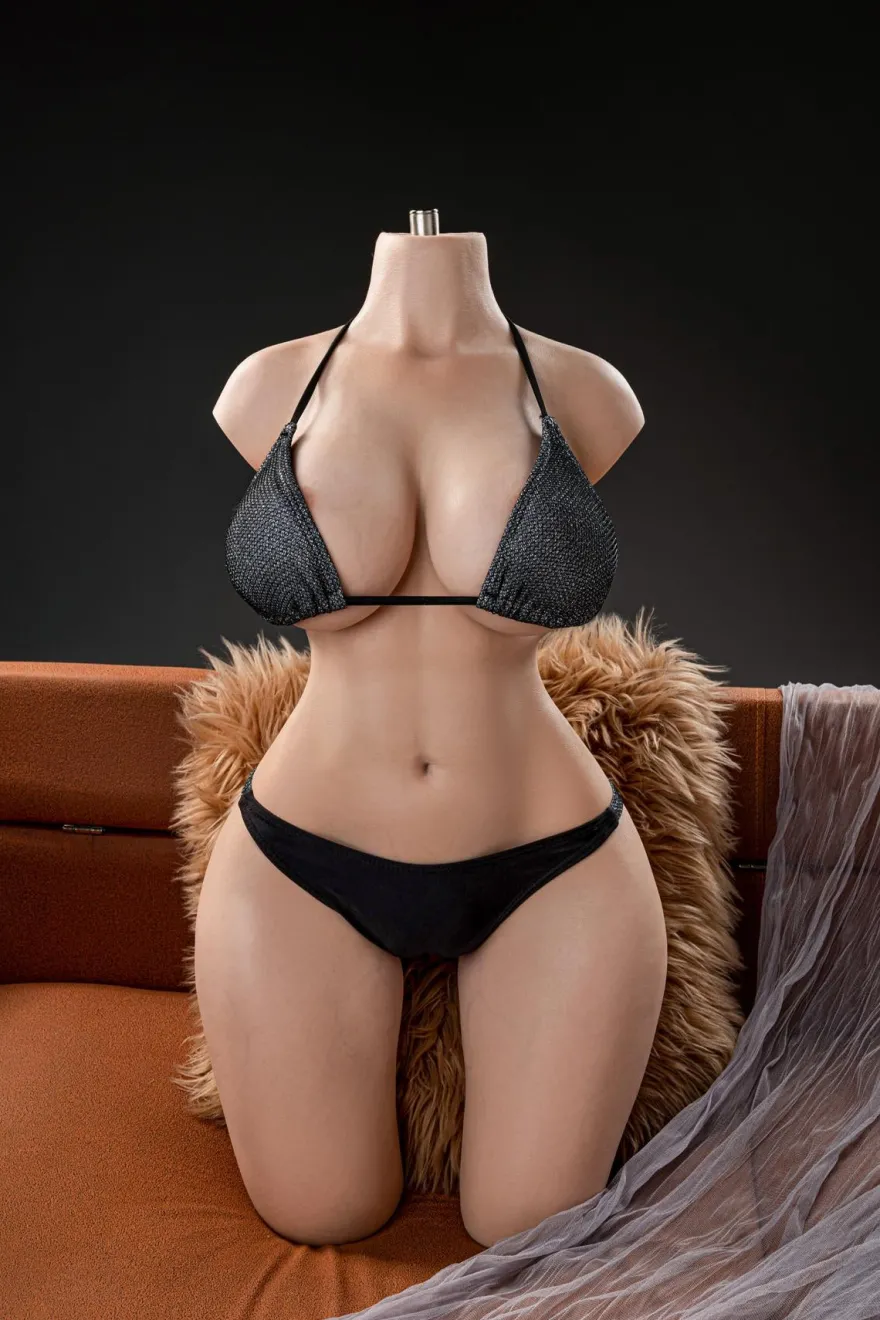 marielove Masturbator Torso Rayne-Wynter Körper