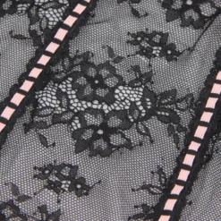 Sexy Schwarzes Rüschen-Nachtkleid – Spitze, Strapse & verführerische Lingerie