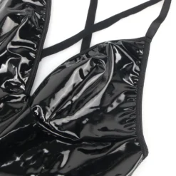 Sexy Schwarzes Wet-Look Nachtkleid – Faux-Leder, Deep V-Neck & Strapse, Lingerie