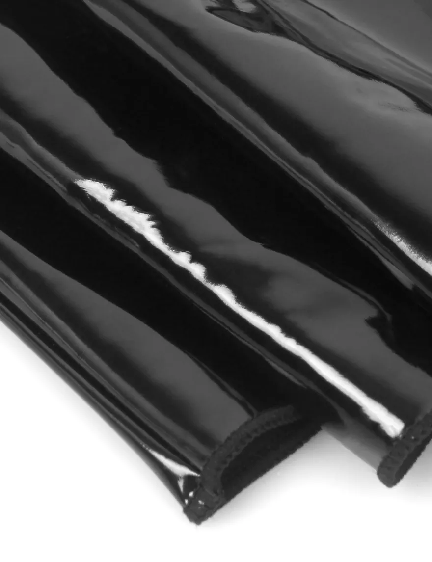 Sexy Schwarze Wet-Look Lingerie – Halter-BH, Patent-Leder & Spitze, Strapse