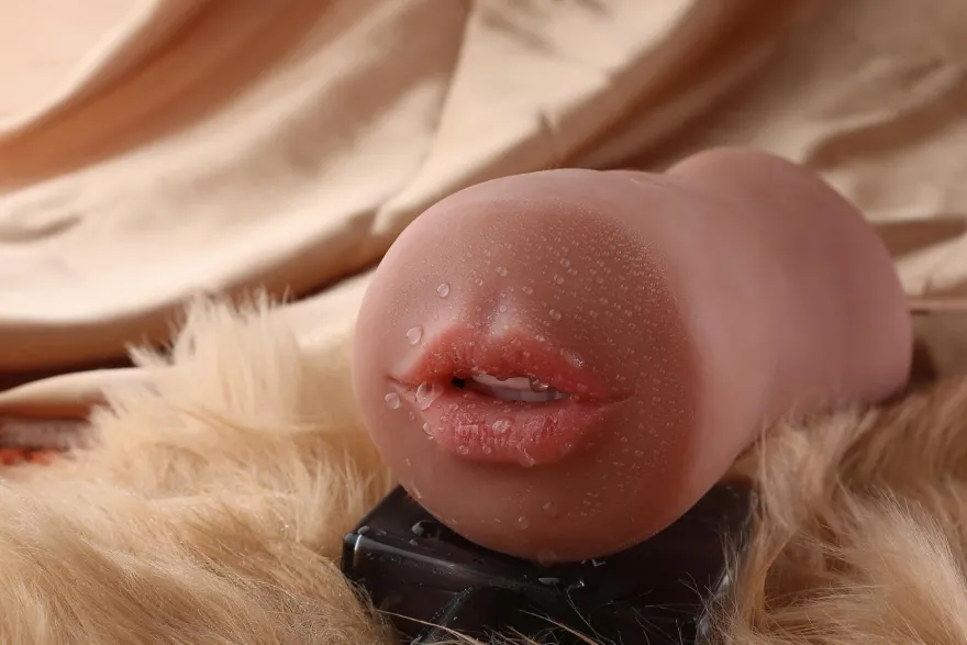 Taschenmuschi Saya-Tascha, Vagina, Anus und Mund